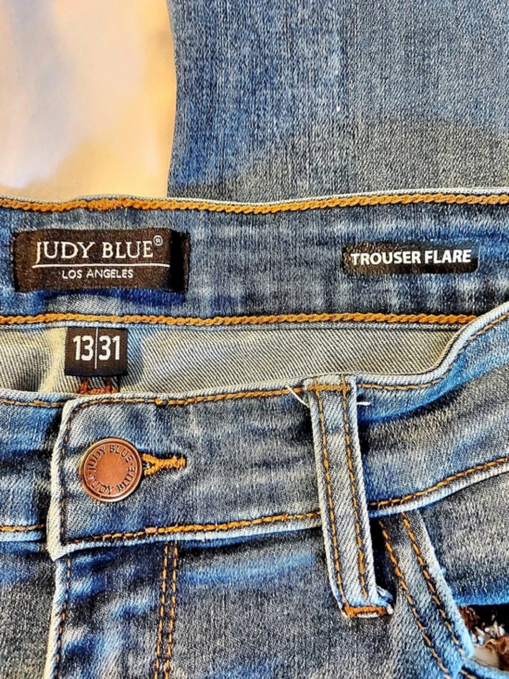Judy Blue Trouser Flare Jeans Medium Wash Size 13/31 Non-Distressed - Picture 3 of 9